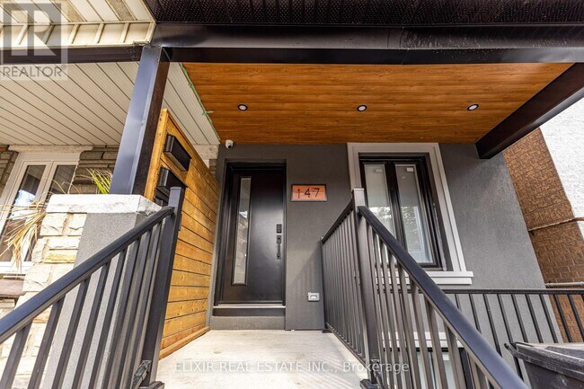 147 Lansdowne Ave in Toronto, ON - Building Photo - Building Photo