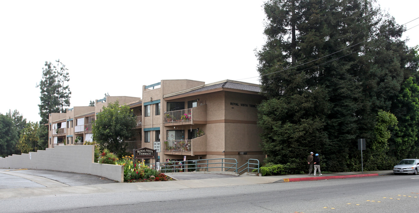 Royal Vista Terrace in Duarte, CA - Building Photo