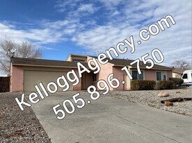 89 Arizona Sunset Rd NE in Rio Rancho, NM - Building Photo