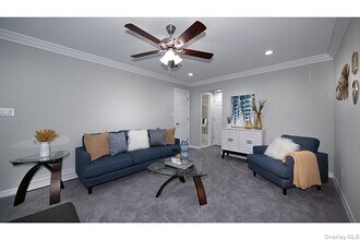 42 Longfellow Ave in Levittown, NY - Building Photo - Building Photo