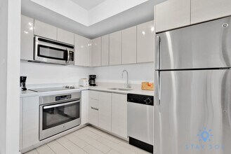 2602 E Hallandale Beach Blvd in Hallandale Beach, FL - Building Photo - Building Photo