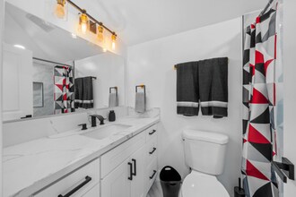 1730 Vista De Valle Vis in El Cajon, CA - Building Photo - Building Photo