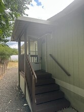 38830 Mathews Dr in Dexter, OR - Building Photo - Building Photo