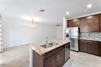 12756 Anthorne Ln in Boynton Beach, FL - Foto de edificio - Building Photo
