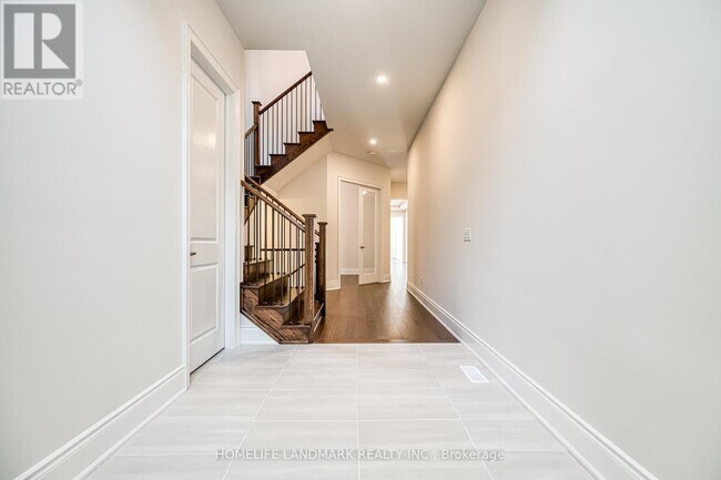 160 Winthrop Cres in Vaughan, ON - Building Photo - Building Photo