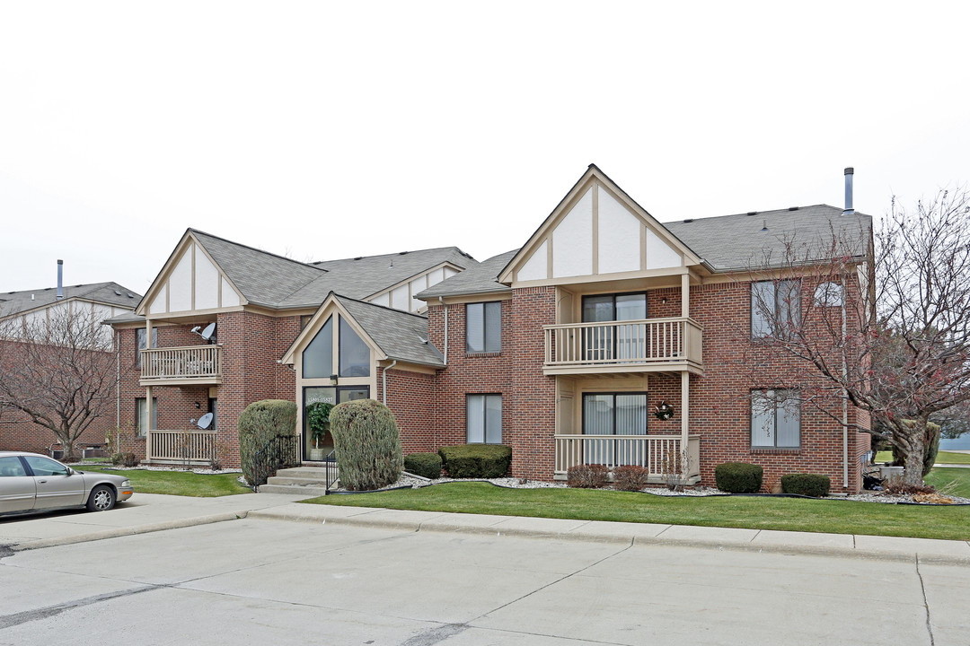 Balfour Condominiums in Macomb, MI - Foto de edificio