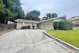 217 Locust Dr in Vallejo, CA - Building Photo