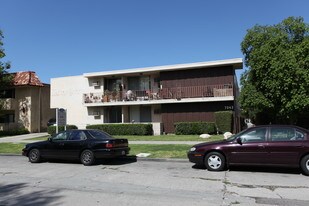 Vassar House in Canoga Park, CA - Building Photo - Building Photo