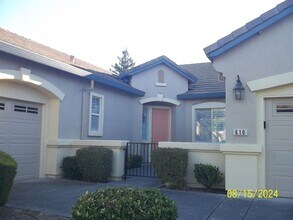 610 Hawkcrest Cir in Sacramento, CA - Building Photo - Building Photo