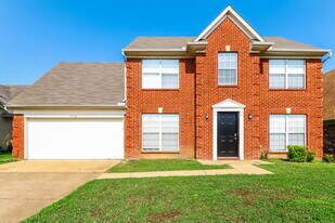 5740 Hunters Chase Dr in Southaven, MS - Building Photo