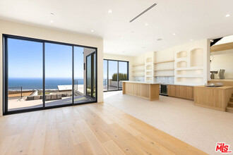 5366 Horizon Dr in Malibu, CA - Building Photo - Building Photo