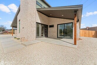 2303 Toledo Ave in Lubbock, TX - Building Photo - Building Photo