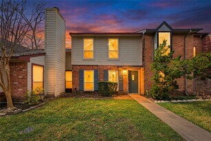 9261 Westwood Village Dr in Houston, TX - Building Photo