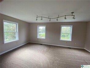 207 Stephanie Dr in Easton, PA - Building Photo - Building Photo