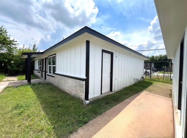 property at 4305 Phlox St