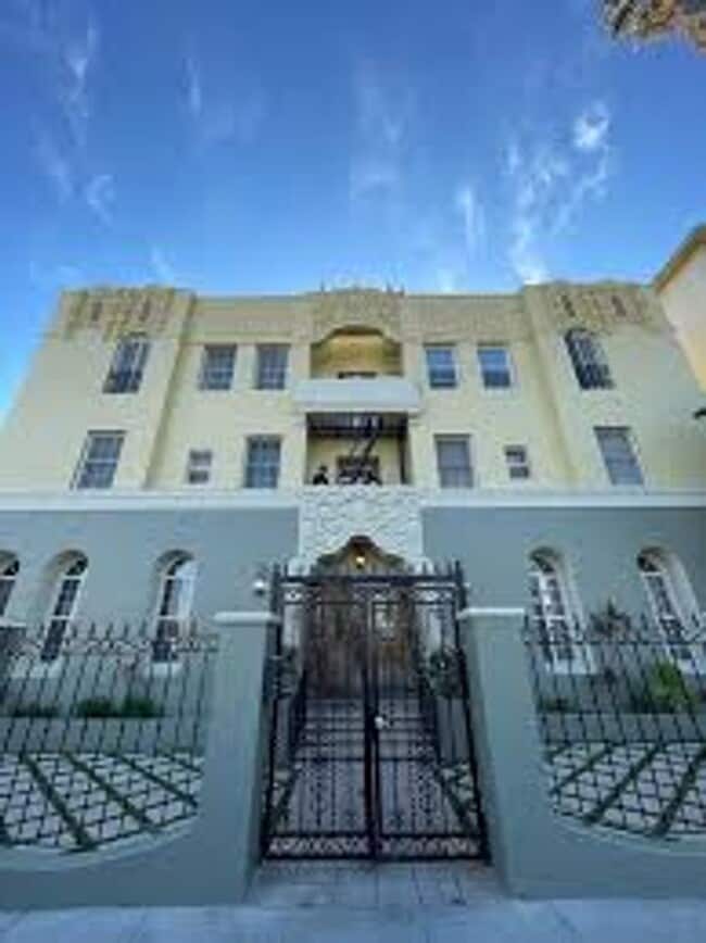 Normandie in Los Angeles, CA - Building Photo - Building Photo