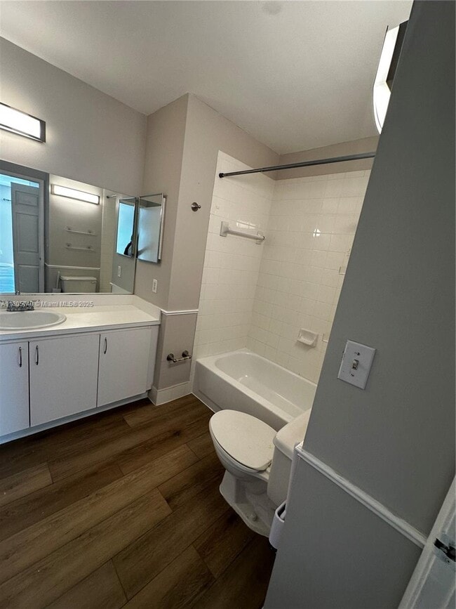 12452 NW 11th Ln, Unit 2011 in Miami, FL - Building Photo - Building Photo