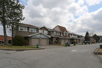 55-99 Brimwood Blvd in Toronto, ON - Building Photo - Building Photo