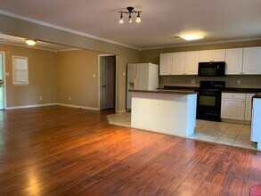 1306 E Twin Lakes Dr in Little Rock, AR - Building Photo - Building Photo