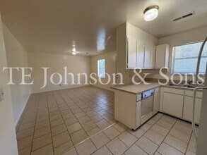 1604 Oak Croft Dr-Unit -1604 Oak Croft C in Winston-Salem, NC - Foto de edificio - Building Photo