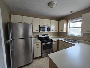 1022 Wood Creek Dr in Fayetteville, NC - Building Photo - Building Photo