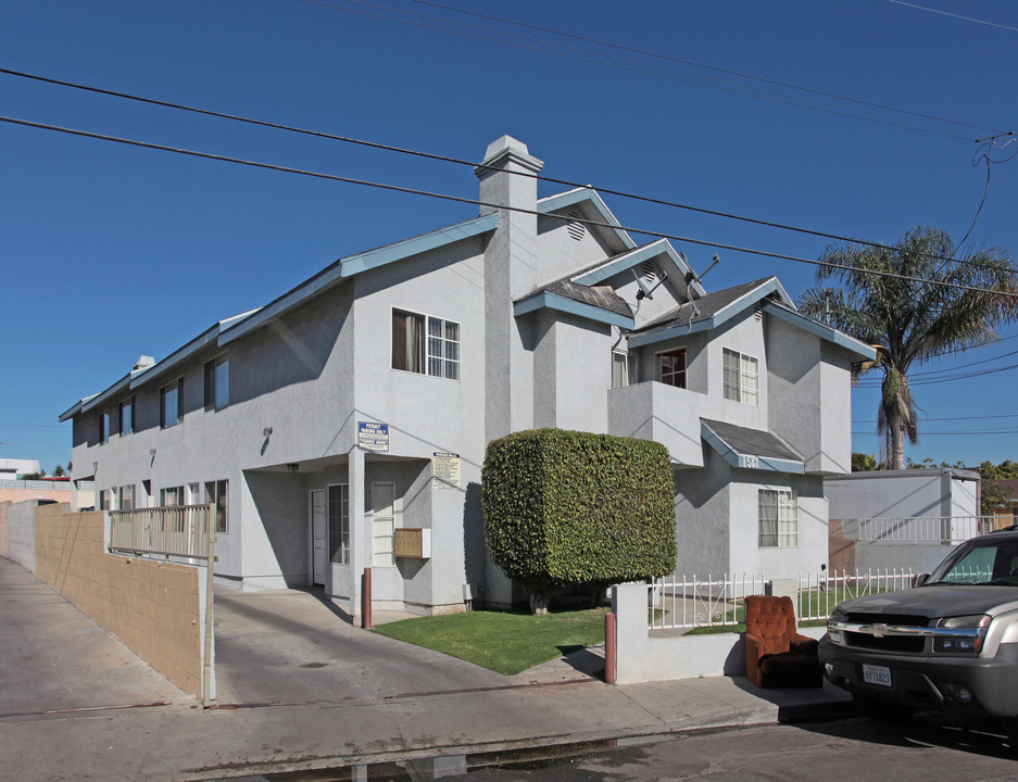 Red Curb in Torrance, CA - Building Photo