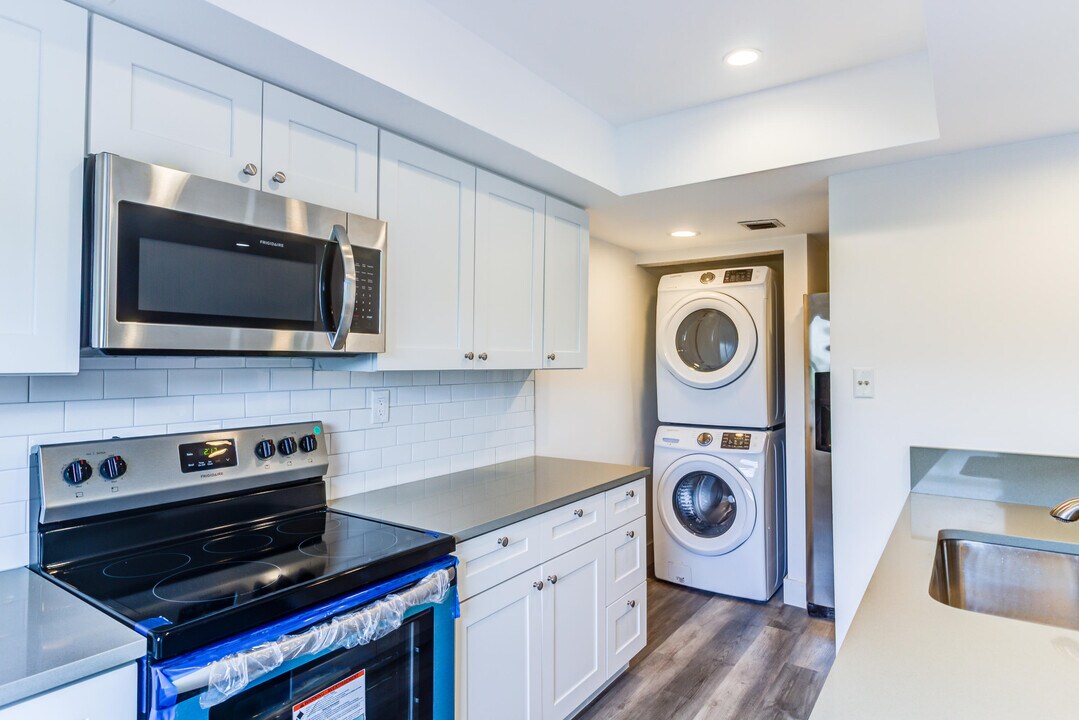 9137 NW 38th Dr in Coral Springs, FL - Building Photo