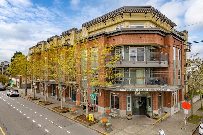 Woodland Park Inn