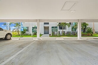 19140 Scallop Lp, Unit 401 in Bradenton, FL - Building Photo - Building Photo