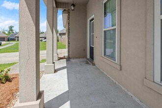 8505 Aston Ave in Baton Rouge, LA - Foto de edificio - Building Photo