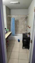 8750 Kester Ave in Panorama City, CA - Foto de edificio - Building Photo