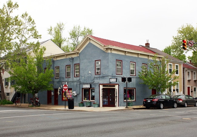 300 N Patrick St in Alexandria, VA - Foto de edificio - Building Photo