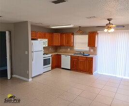 2735 Fern Palm Dr in Edgewater, FL - Building Photo - Building Photo