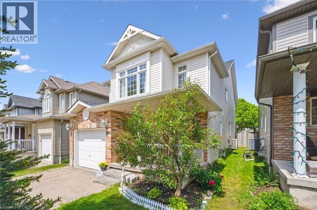 598 Woolgrass Ave in Waterloo, ON - Building Photo - Building Photo