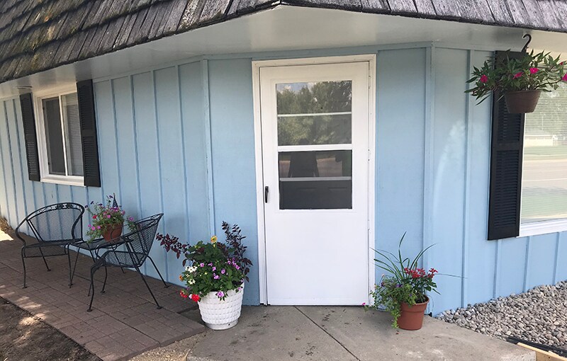 101 Parkway Ave, Unit Apt A in Eagle Lake, MN - Building Photo