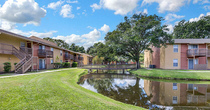 Courtney Cove Apartment Homes in Tampa, FL - Building Photo - Building Photo