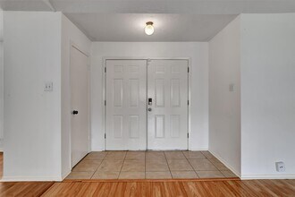 1311 Oak Hollow Dr in Friendswood, TX - Building Photo - Building Photo