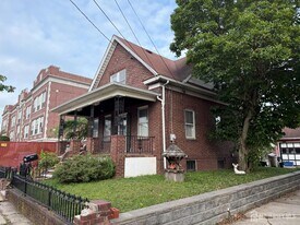 90 Pershing Ave in Carteret, NJ - Building Photo