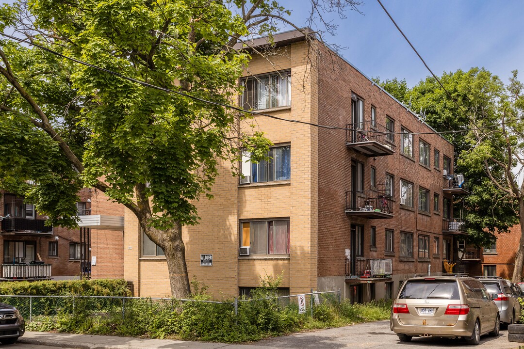 4615 Plamondon Av in Montréal, QC - Building Photo