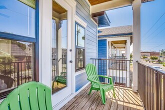 580 N De Villiers St, Unit A in Pensacola, FL - Foto de edificio - Building Photo