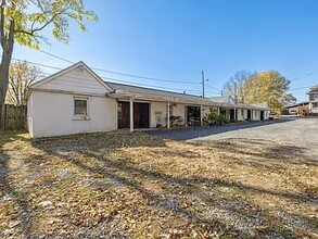 4214 Broadway in Grove City, OH - Foto de edificio - Building Photo