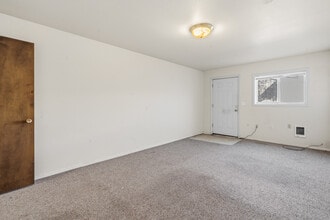 119 N 9th St, Unit 119 in Philomath, OR - Building Photo - Building Photo