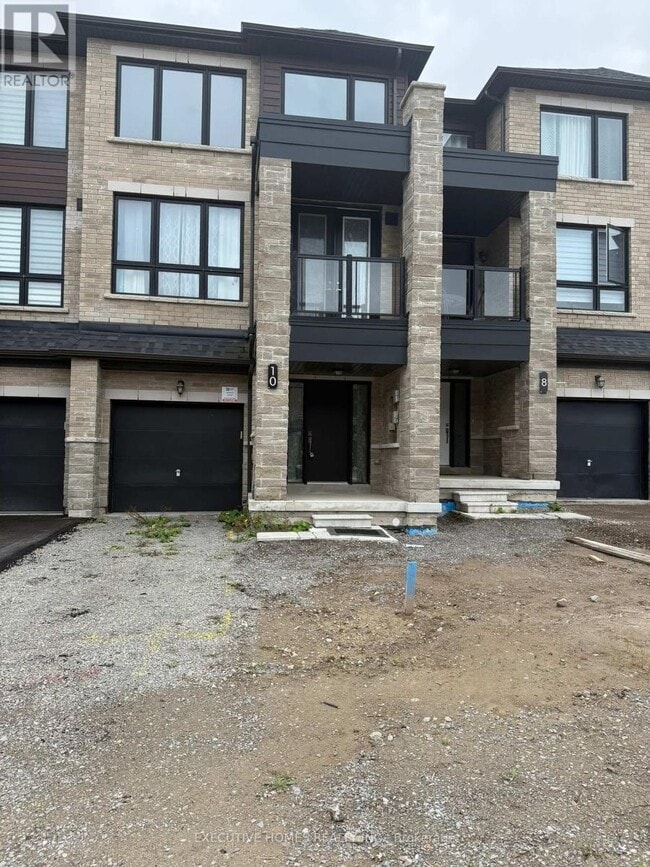 property at 10 Blue Frst Cres