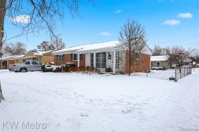 1204 Montrose Ave in Royal Oak, MI - Building Photo - Building Photo