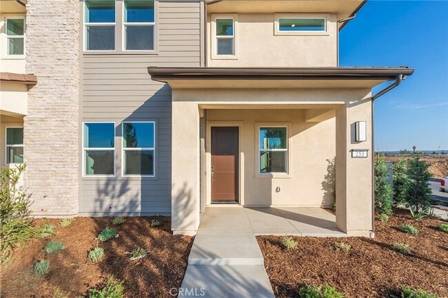 253 Westdale in Irvine, CA - Building Photo - Building Photo