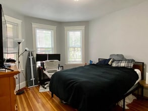 58 Mansfield St, Unit 1 in Boston, MA - Foto de edificio - Building Photo