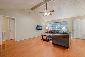 2122 Heritage Colony Dr in Friendswood, TX - Building Photo - Building Photo