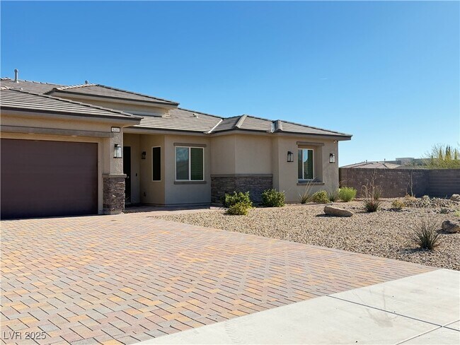 8480 Warbonnet Way in Las Vegas, NV - Building Photo - Building Photo