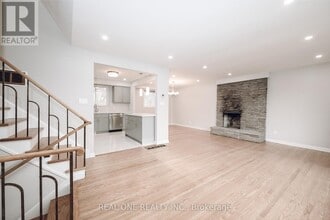 116 Castlegrove Blvd in Toronto, ON - Building Photo - Building Photo
