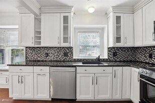 75 Montre Square NW in Atlanta, GA - Building Photo